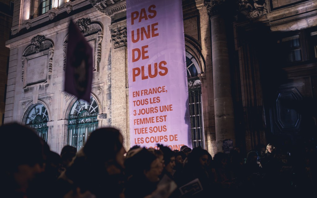 JOURNÉE INTERNATIONALE POUR L’ÉLIMINATION DE LA VIOLENCE À L’ÉGARD DES FEMMES